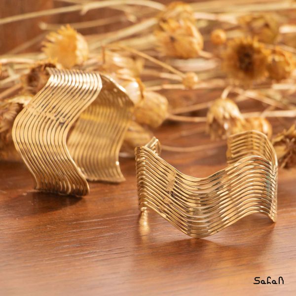 دستبند النگویی برنجی دست ساز پهن هندی طلایی