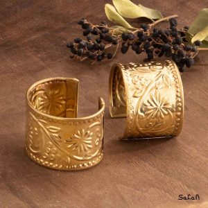 دستبند النگویی برنجی دست ساز پهن هندی طلایی