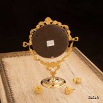ایینه برنجی هندی طلایی پایه دار