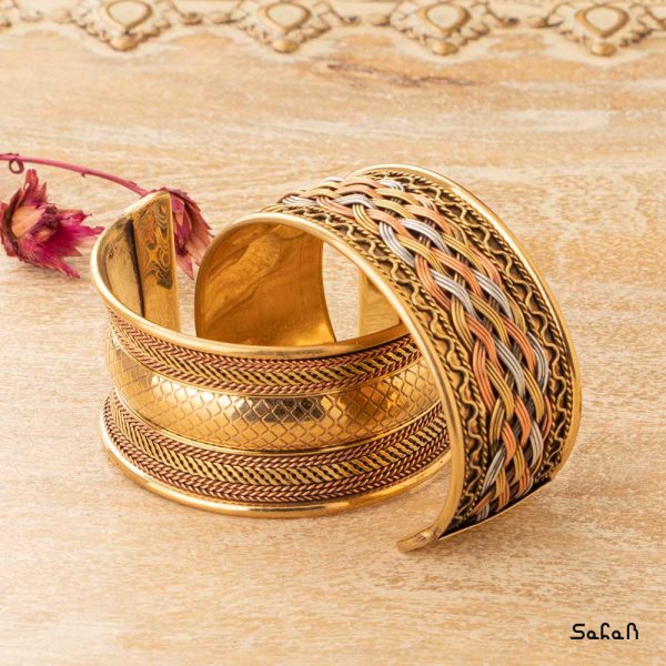 دستبند هندی برنجی طلایی مدل بافت النگویی