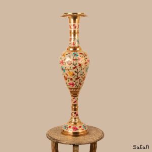 گلدان برنجی میناکاری شده سفید رنگ با گل های رنگارنگ